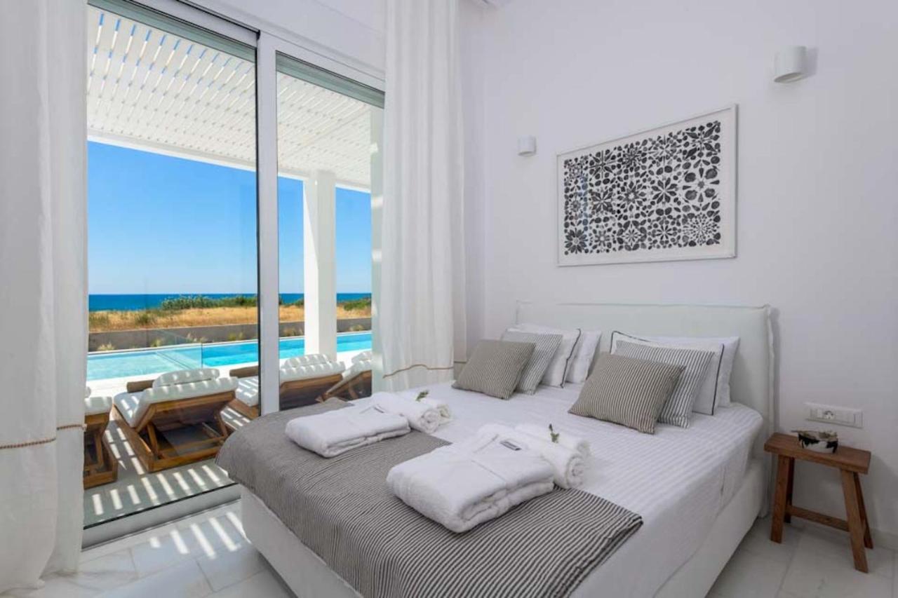 Seashore Beachfront Villa Lakhania Eksteriør bilde