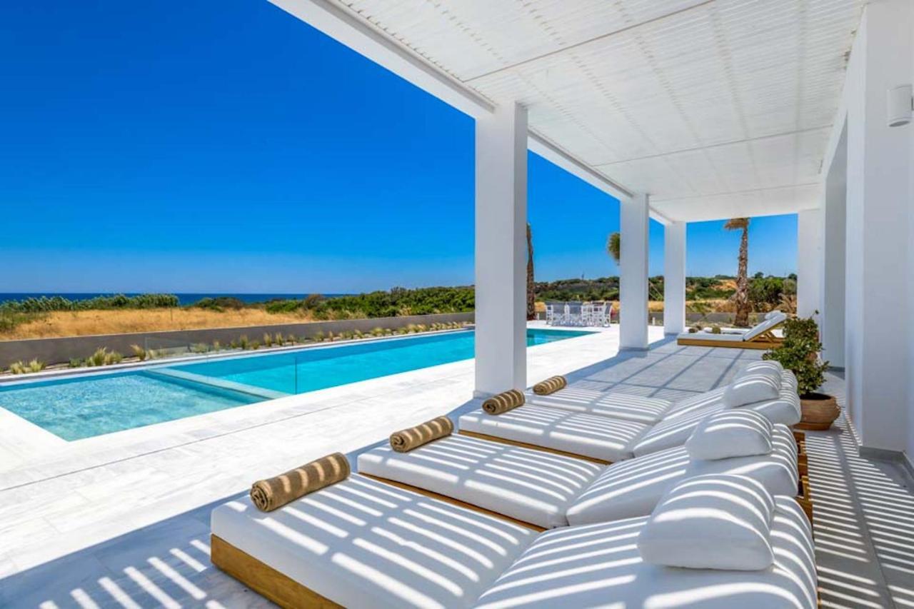 Seashore Beachfront Villa Lakhania Eksteriør bilde