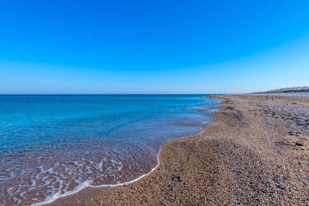 Seashore Beachfront Villa Lakhania Eksteriør bilde