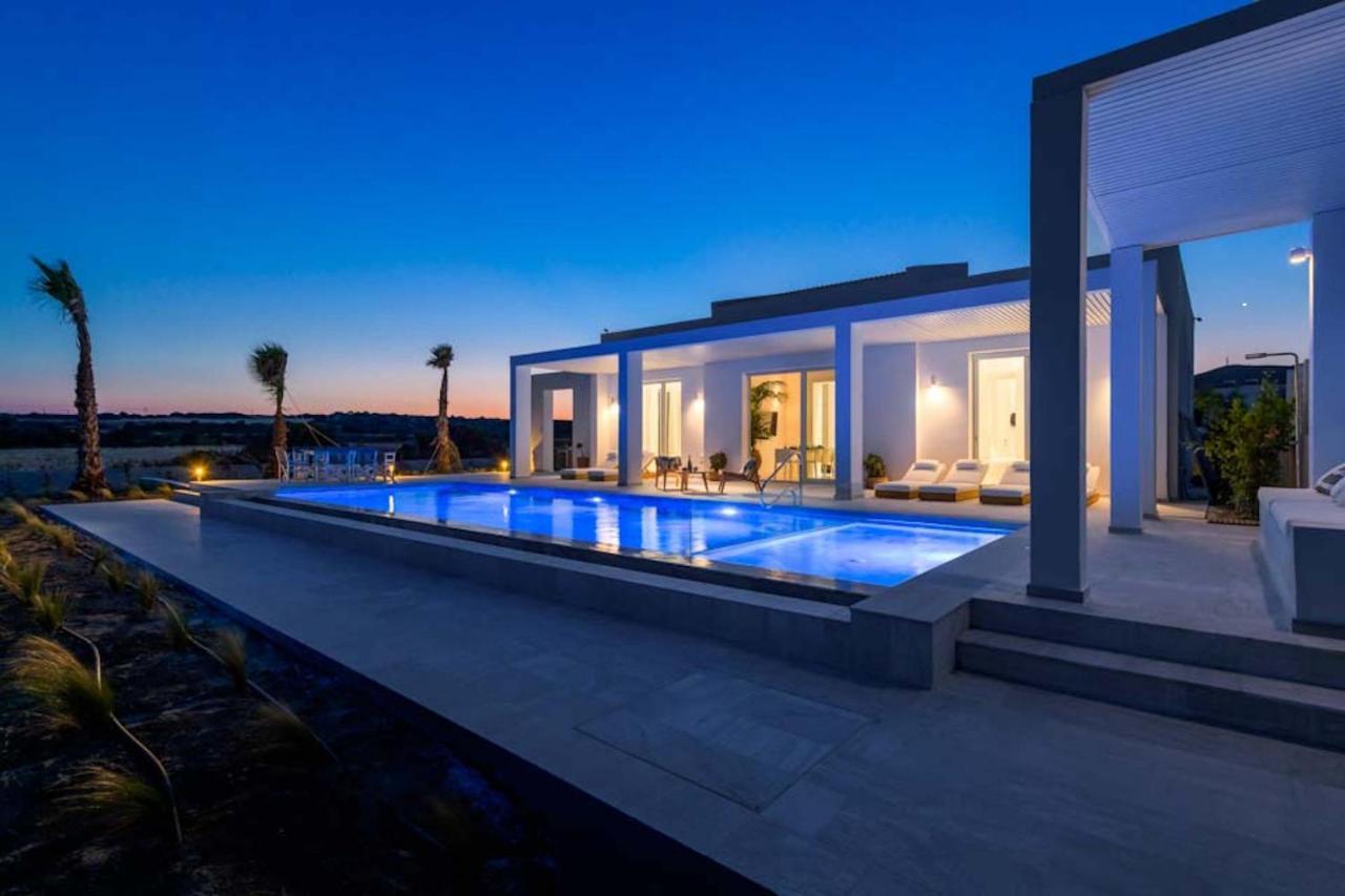 Seashore Beachfront Villa Lakhania Eksteriør bilde