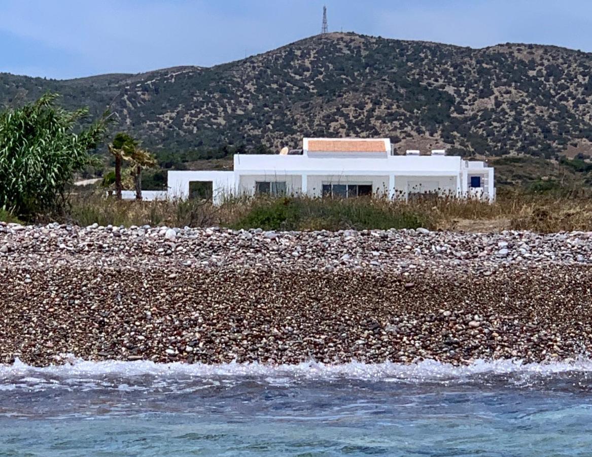 Seashore Beachfront Villa Lakhania Eksteriør bilde